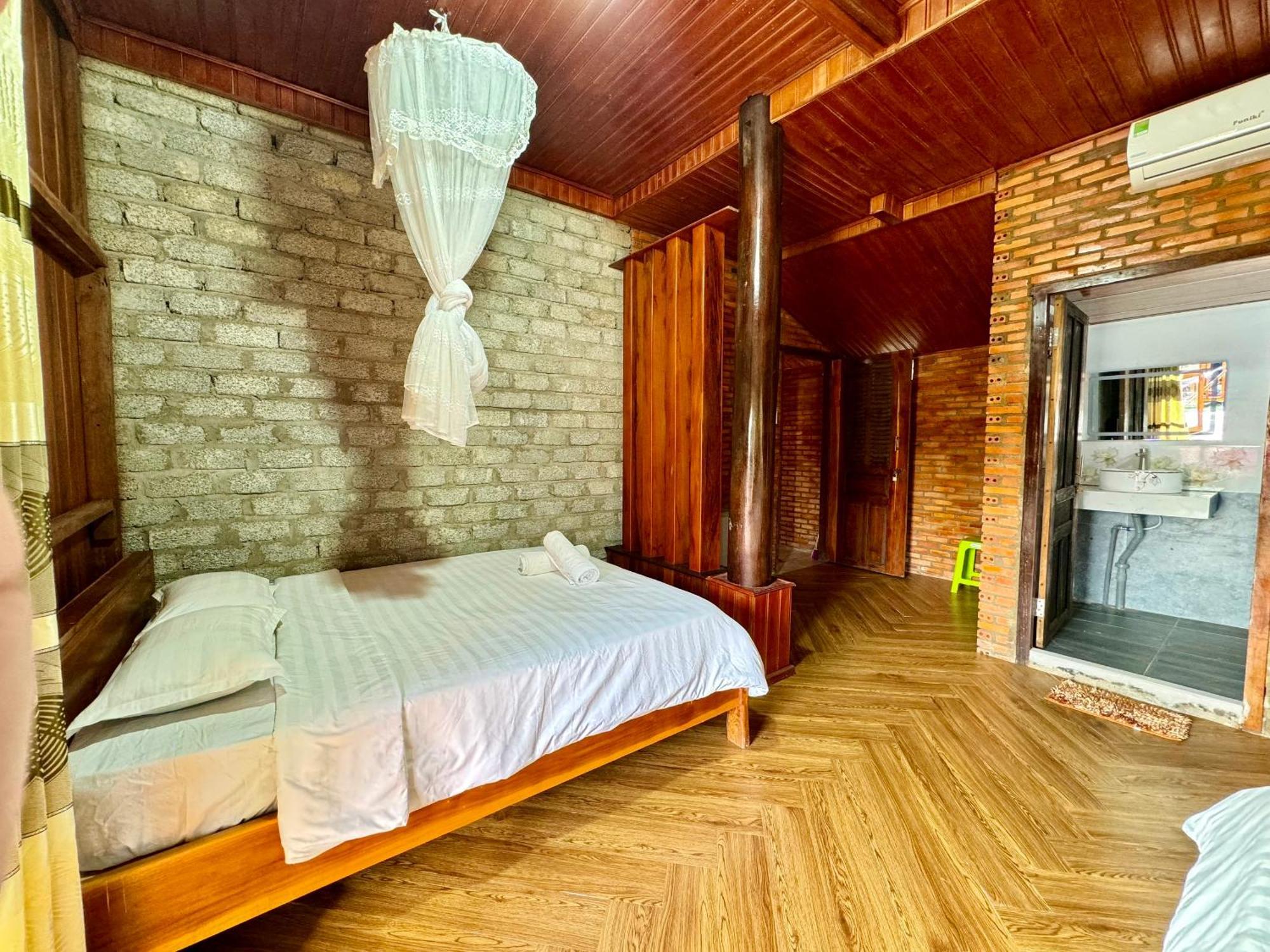Lava Rock Viet Nam Lodge Anhfly Resort Nam Cat Tien Esterno foto