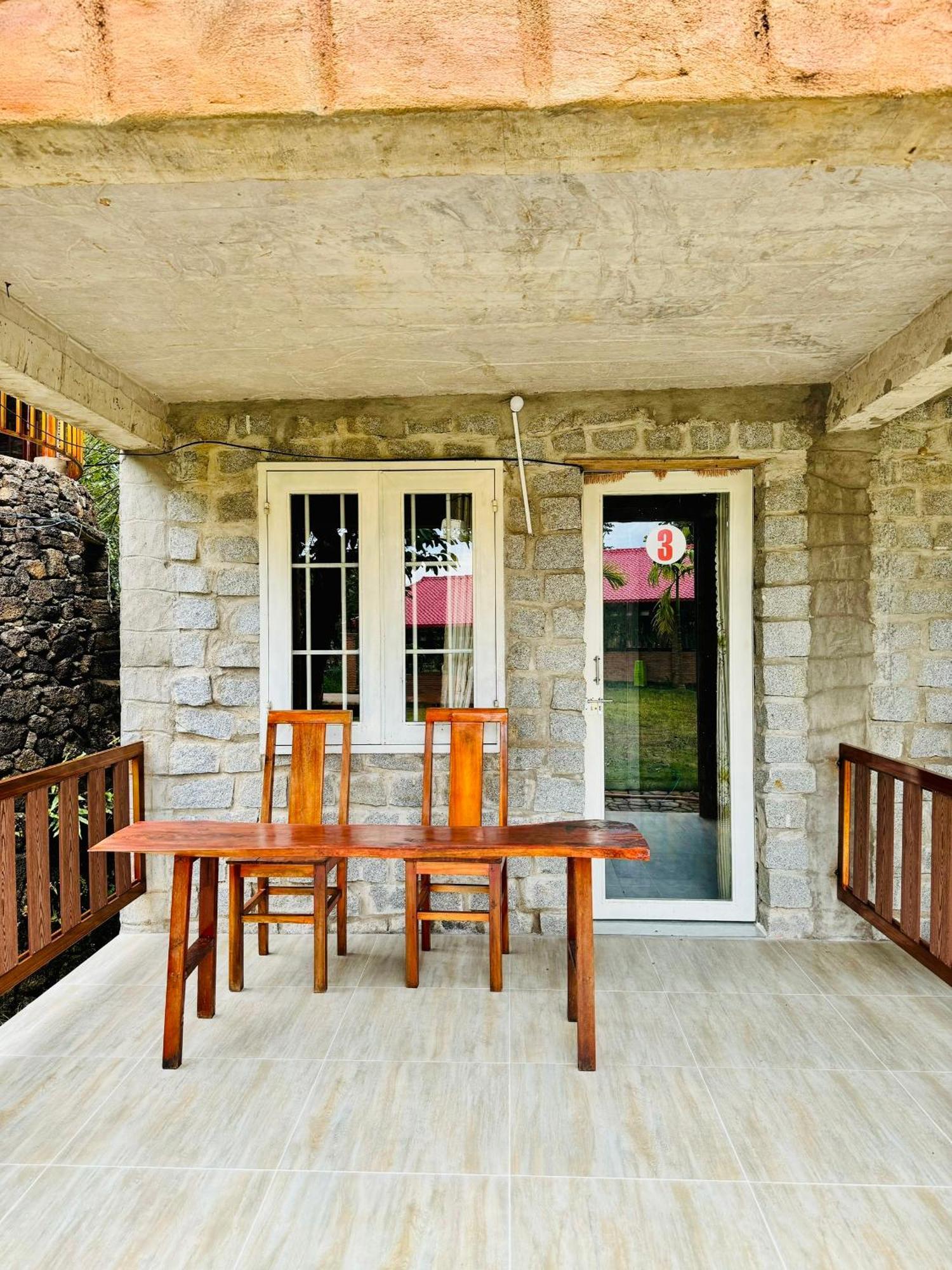 Lava Rock Viet Nam Lodge Anhfly Resort Nam Cat Tien Esterno foto