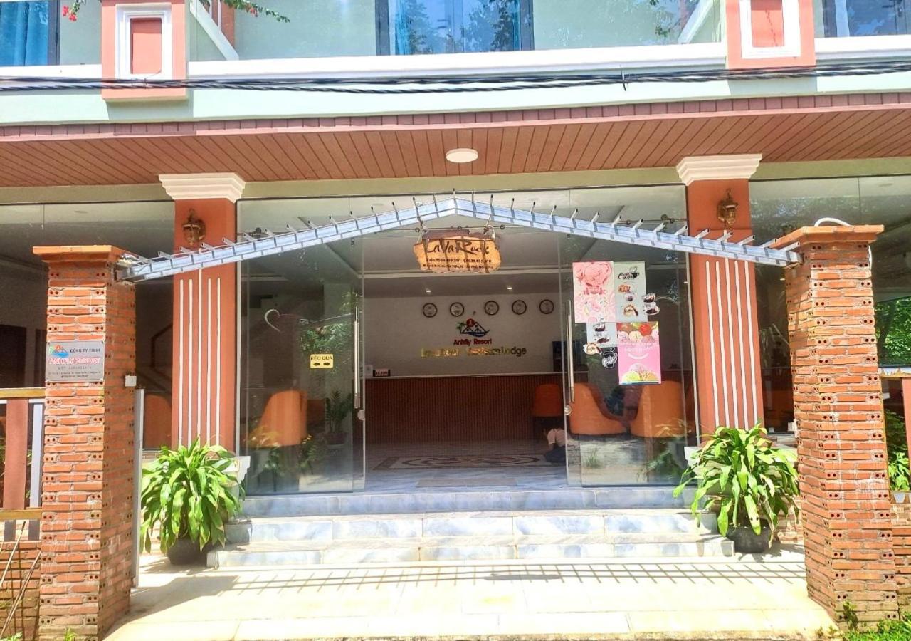 Lava Rock Viet Nam Lodge Anhfly Resort Nam Cat Tien Esterno foto