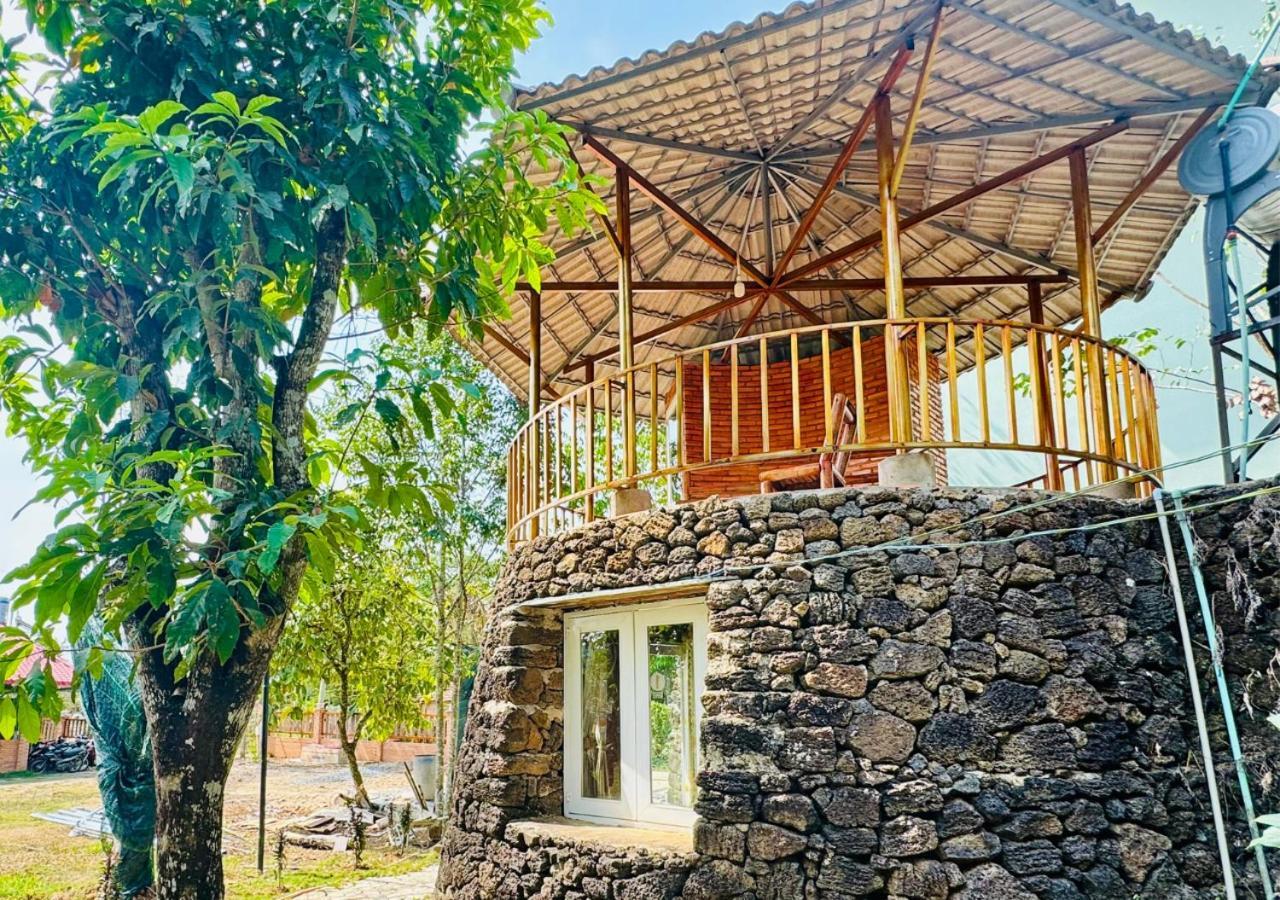 Lava Rock Viet Nam Lodge Anhfly Resort Nam Cat Tien Esterno foto
