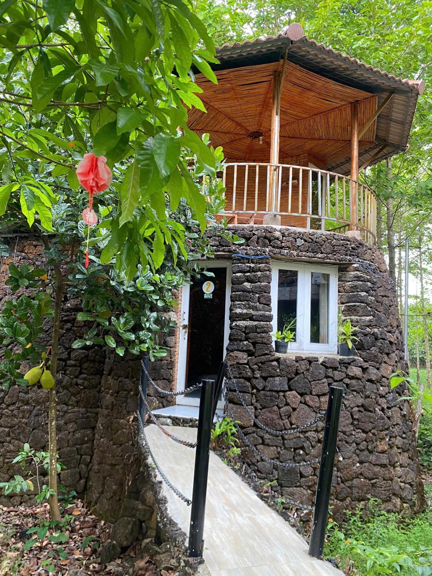 Lava Rock Viet Nam Lodge Anhfly Resort Nam Cat Tien Esterno foto